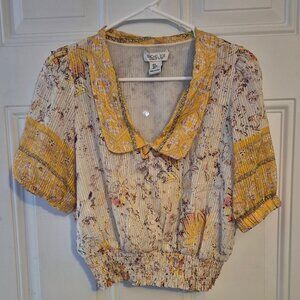 Crop Top, ladies. Small. Elastic band at bottom.